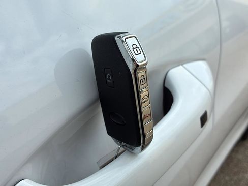 Used 2023 Kia K5 GT-Line image 38