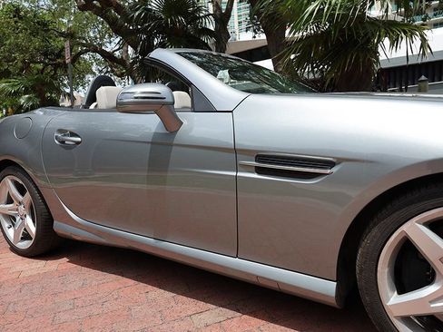 Used 2013 Mercedes-Benz SLK 250 image 22