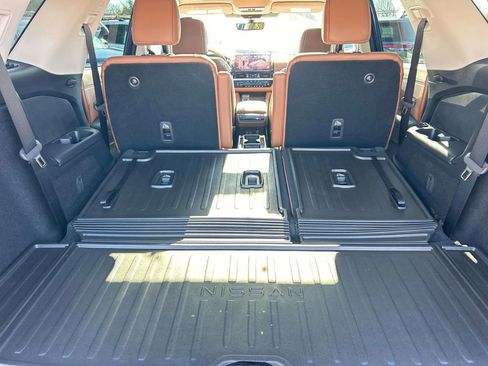 New 2026 Nissan Pathfinder Platinum AWD/4WD image 12