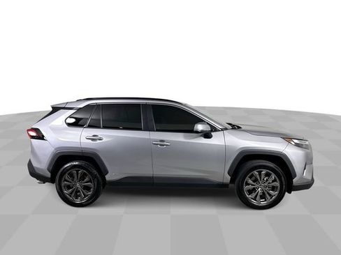 Used 2023 Toyota RAV4 XLE Premium AWD/4WD image 9