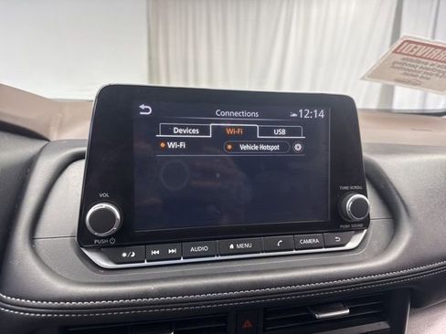 Used 2023 Nissan Rogue SV image 19