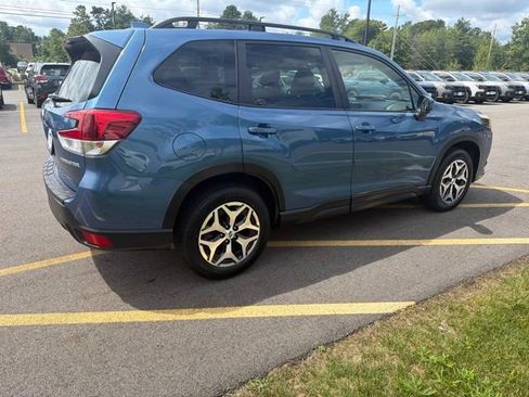 Used 2023 Subaru Forester Premium AWD/4WD image 5