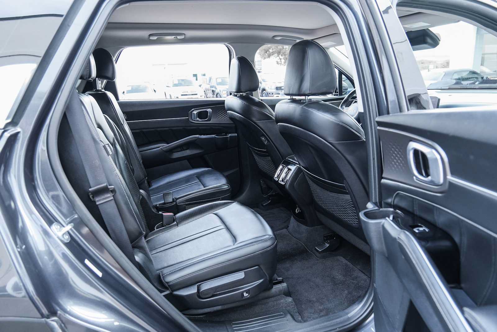 Used 2024 Kia Sorento SX FWD image 30