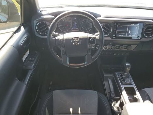 Used 2020 Toyota Tacoma TRD Off-Road w/ Technology Package AWD/4WD image 32