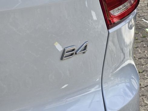 Used 2023 Volvo XC40 B4 Plus w/ Protection Package image 9