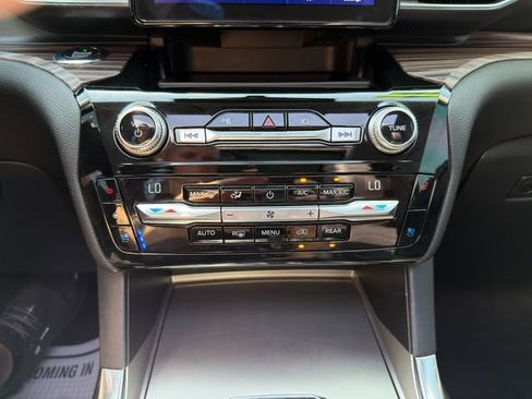 Used 2021 Ford Explorer Limited w/ Hybrid Equipment Group 310A AWD/4WD image 36