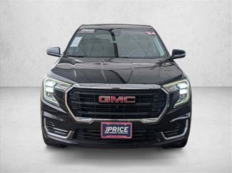Used 2024 GMC Terrain SLE video 2
