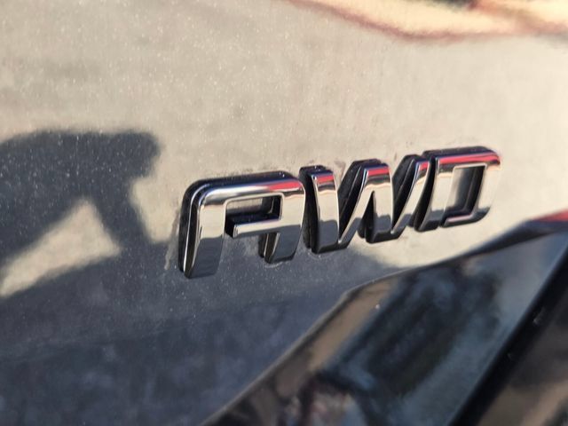Used 2019 Chevrolet Trax LT w/ Redline Edition AWD/4WD image 15