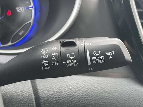 Used 2026 Chrysler Pacifica Select FWD image 25