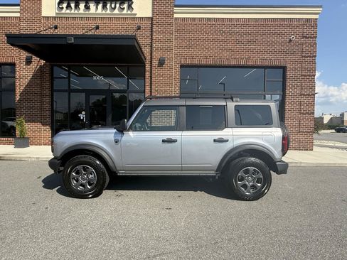 Used 2024 Ford Bronco Big Bend AWD/4WD image 3