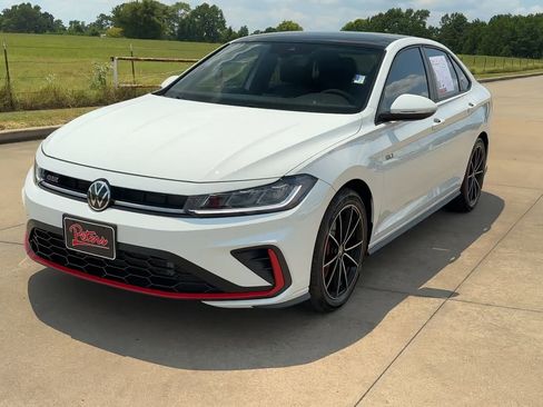 Used 2025 Volkswagen Jetta GLI Autobahn image 3