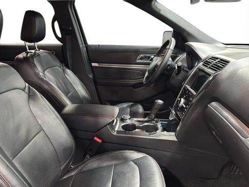 Used 2018 Ford Explorer Sport AWD/4WD image 10