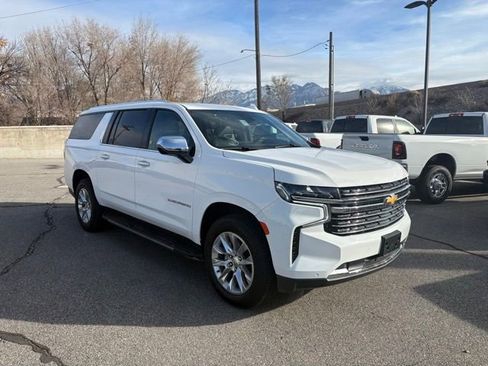 Used 2023 Chevrolet Suburban Premier image 7