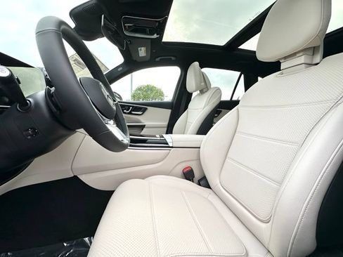 New 2026 Mercedes-Benz GLC 300 4MATIC image 30