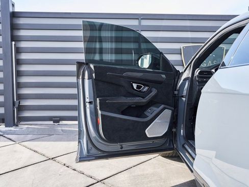 Used 2024 Lamborghini Urus Performante image 34