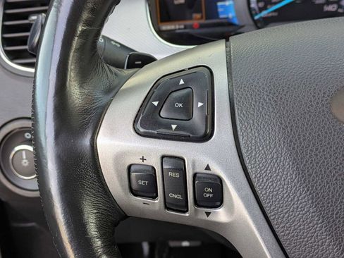 Used 2017 Ford Taurus SHO image 24