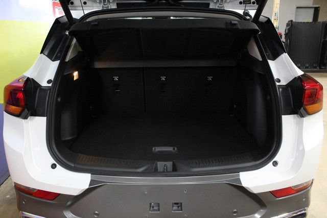 Used 2023 Buick Encore GX Essence w/ Advanced Technology Package FWD image 6