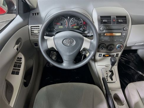 Used 2011 Toyota Corolla LE image 19