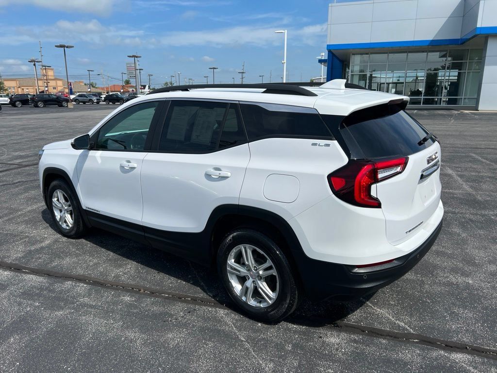 Used 2023 GMC Terrain SLE w/ Driver Convenience Package FWD image 24