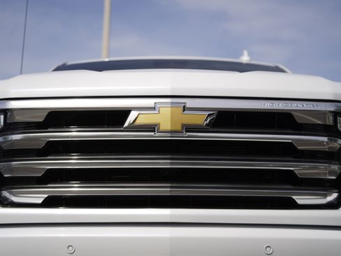 New 2026 Chevrolet Silverado 1500 High Country w/ High Country Premium Package AWD/4WD image 37