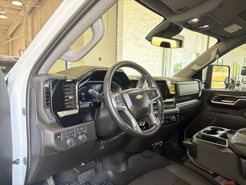 Used 2026 Chevrolet Silverado 3500 LT AWD/4WD image 11