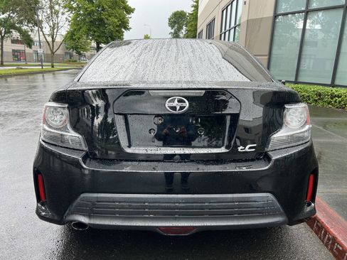 Used 2014 Scion tC FWD image 4
