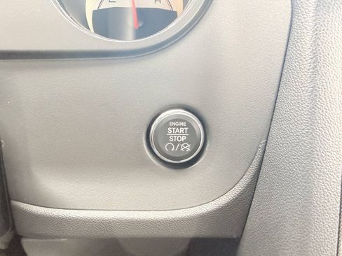 Used 2014 Dodge Challenger SXT RWD image 26