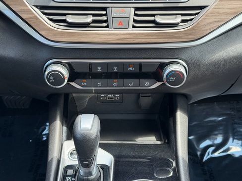 Used 2024 Nissan Altima 2.5 SV FWD image 22