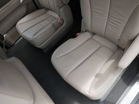 Used 2011 Kia Sedona EX w/ Luxury Pkg FWD image 13