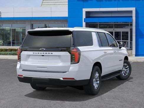 New 2026 Chevrolet Suburban LS image 4