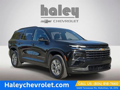 Used 2025 Chevrolet Traverse LT