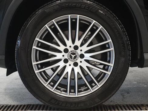 Used 2024 Mercedes-Benz GLC 300 4MATIC image 8