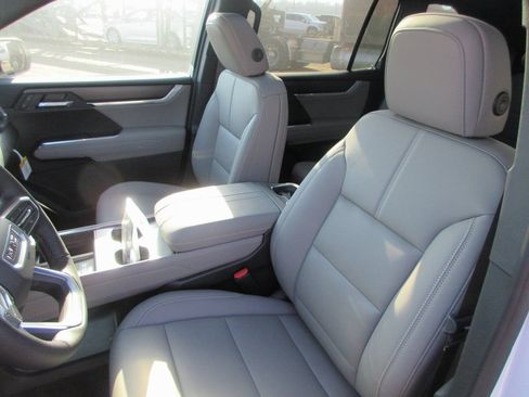 New 2026 GMC Acadia Elevation w/ Super Cruise Package AWD/4WD image 12
