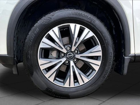 Used 2023 Nissan Rogue SV w/ SV Premium B Package image 11