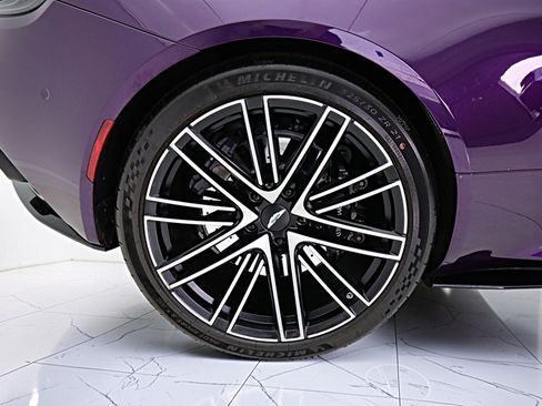 Used 2024 Aston Martin DB12 Coupe RWD image 43