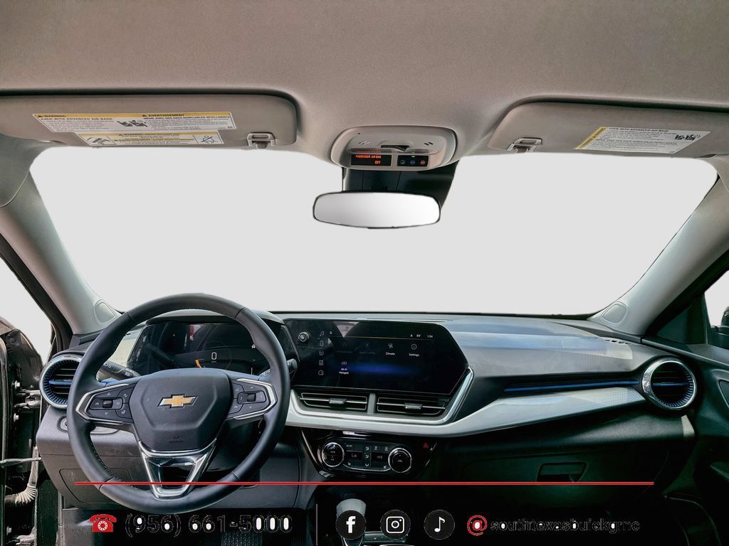 Used 2025 Chevrolet Trax LT w/ Driver Confidence Package FWD image 21