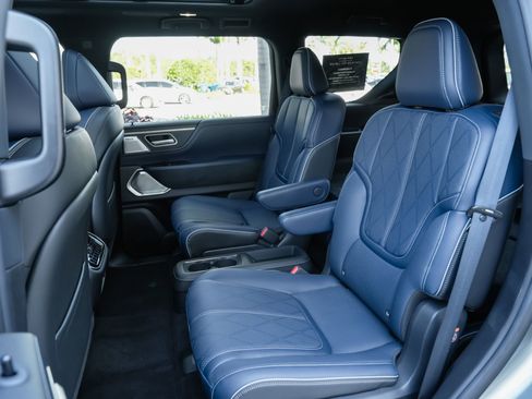 Certified 2026 INFINITI QX80 4WD w/ Sport Exterior Package image 33