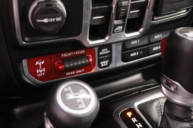 Used 2024 Jeep Wrangler Unlimited Rubicon 4xe AWD/4WD image 19