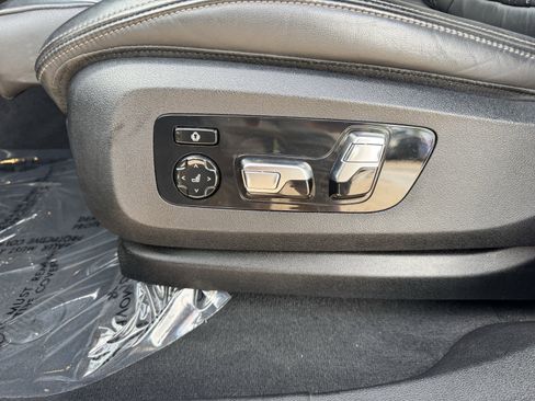Used 2023 BMW X6 xDrive40i w/ M Sport Package image 5
