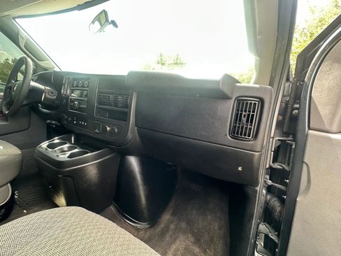 Used 2017 Chevrolet Express 3500 LT w/ LT Preferred Equipment Group RWD image 27