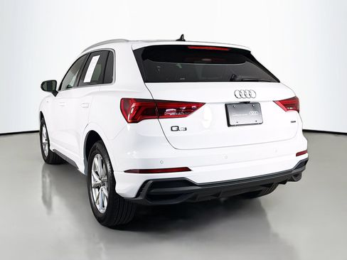 Certified 2025 Audi Q3 2.0T Premium w/ Convenience Package AWD/4WD image 5