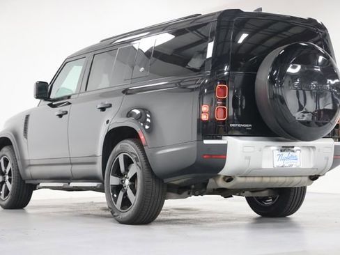 Used 2023 Land Rover Defender 130 SE AWD/4WD image 12