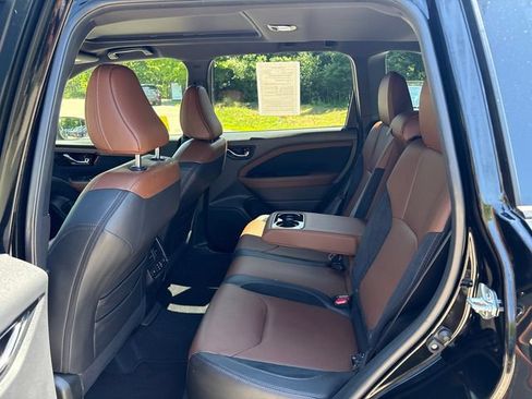 Certified 2025 Subaru Forester Touring AWD/4WD image 20