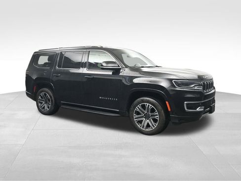 Used 2024 Jeep Wagoneer Series II w/ Flexible Seating Group RWD image 7