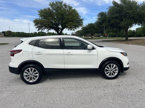 Used 2021 Nissan Rogue Sport S image 8