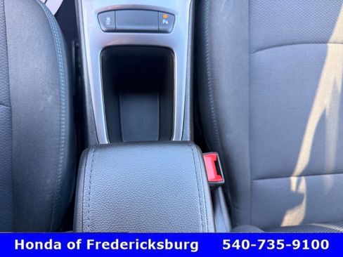 Used 2017 Chevrolet Cruze LT w/ Convenience Package image 33