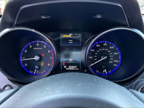 Used 2017 Subaru Outback 2.5i Limited AWD/4WD image 12