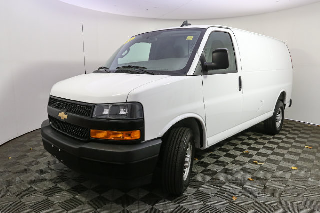 Used 2025 Chevrolet Express 2500 w/ Driver Convenience Package RWD image 5