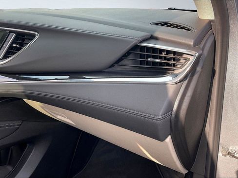 Used 2020 Buick Enclave Premium w/ Sun and Sites Package image 18