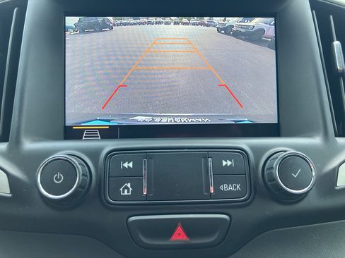 Used 2019 GMC Terrain SLT w/ Preferred Package FWD image 16